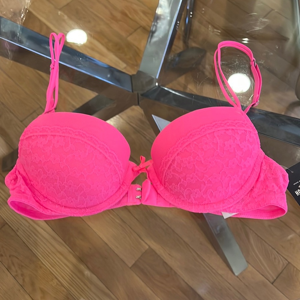 NEW Gilly Hicks 34A Bra